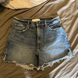 NWOT Mom short jean